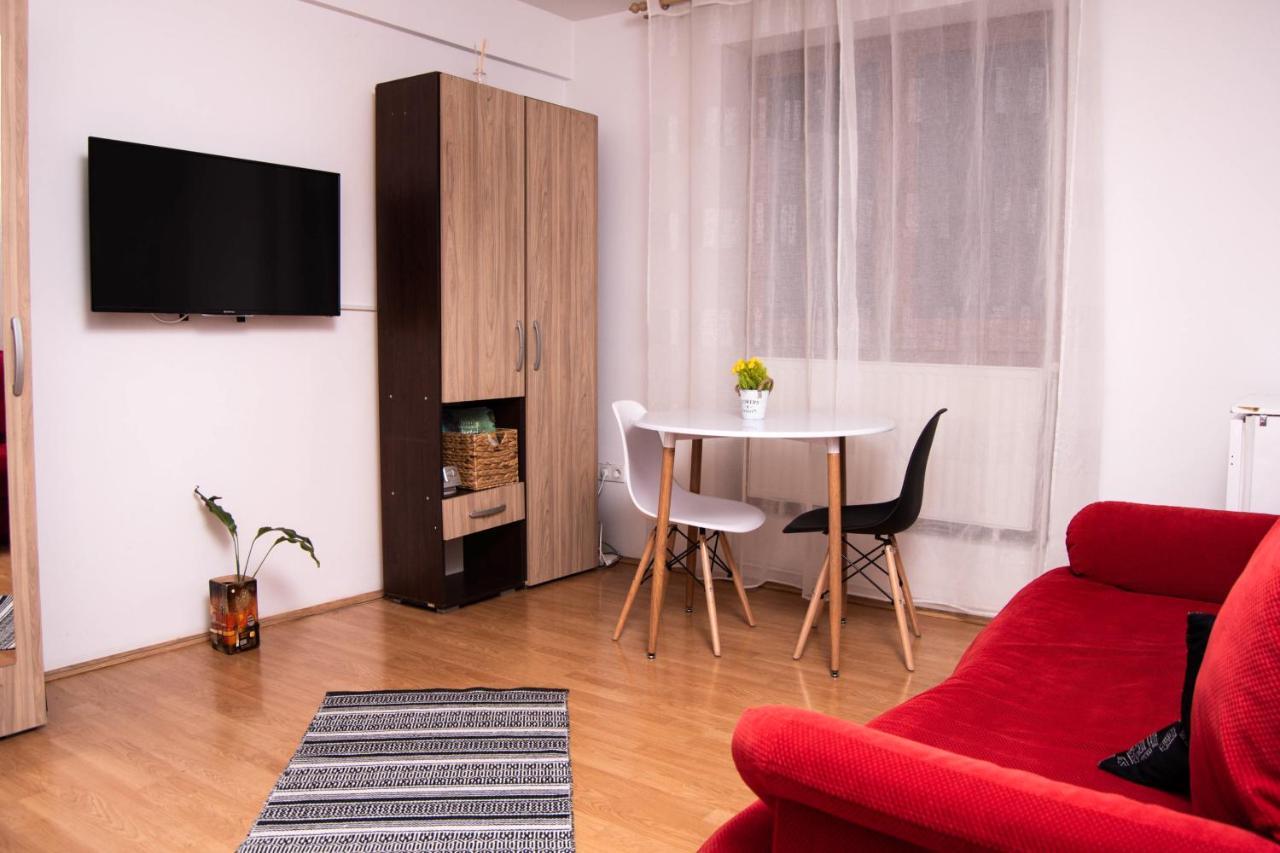 Butterfly Apartment-Hidden Gem In The Heart Of เตอร์กู-มูเรช ภายนอก รูปภาพ